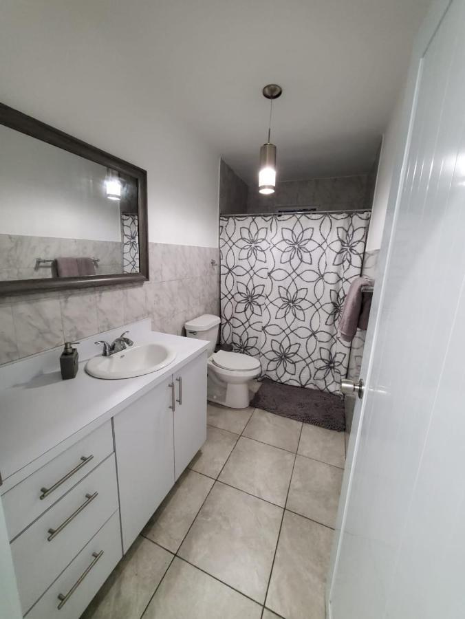 Aguadilla Sunrise Apt With Ac Wifi 8 Minute Walk From Crashboat Beach Luaran gambar